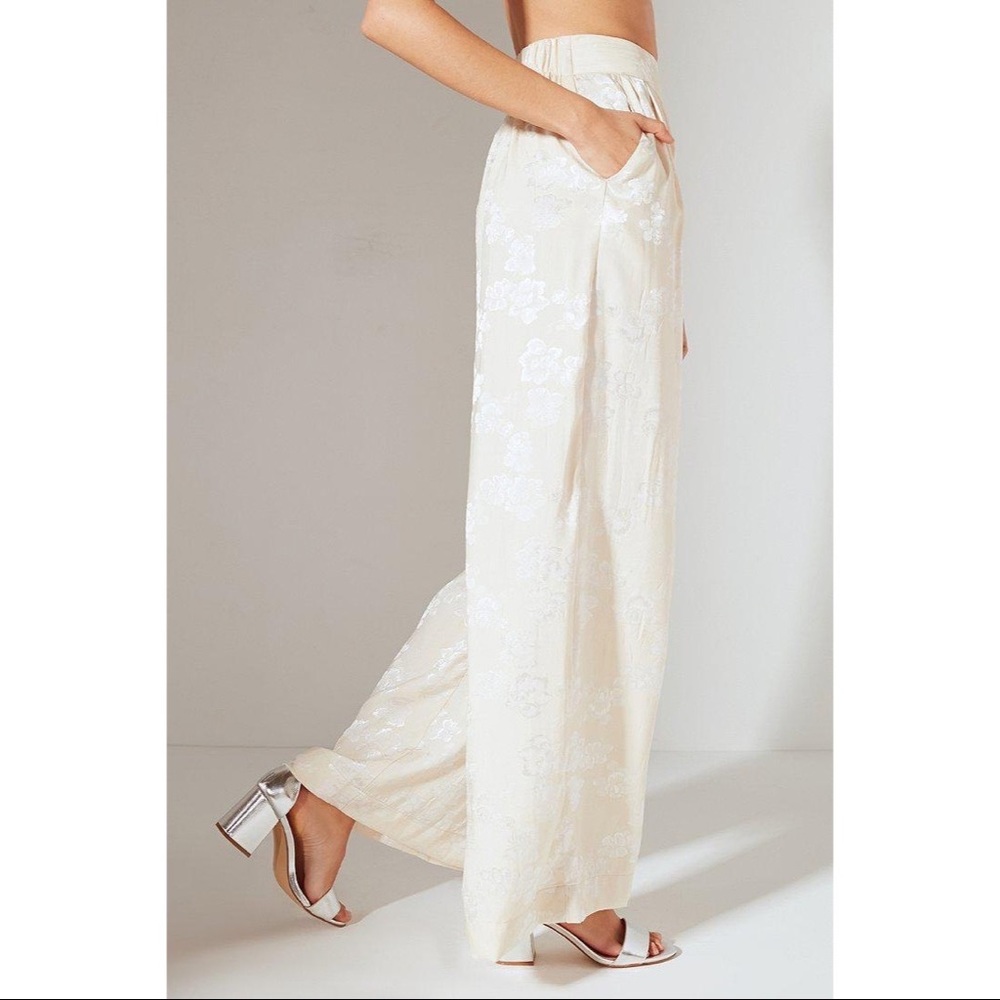 UO Delphine Floral Wide-leg Pant - Picture 3 of 5